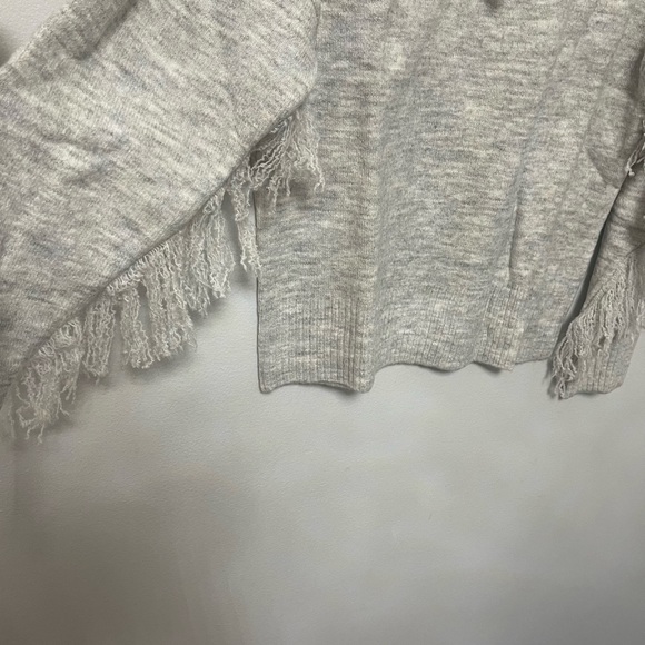 Olivia Sky Fringe Trim Mock Neck Sweater In Light Heather Grey NWT - Reemoly - Picture 5 of 11